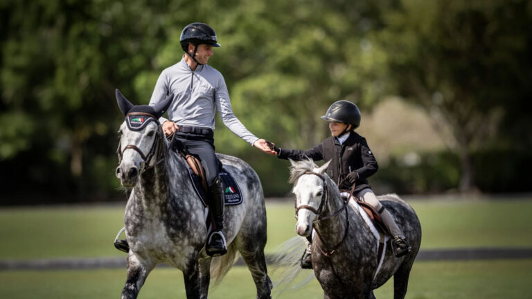 What constitutes good equestrian clothing?