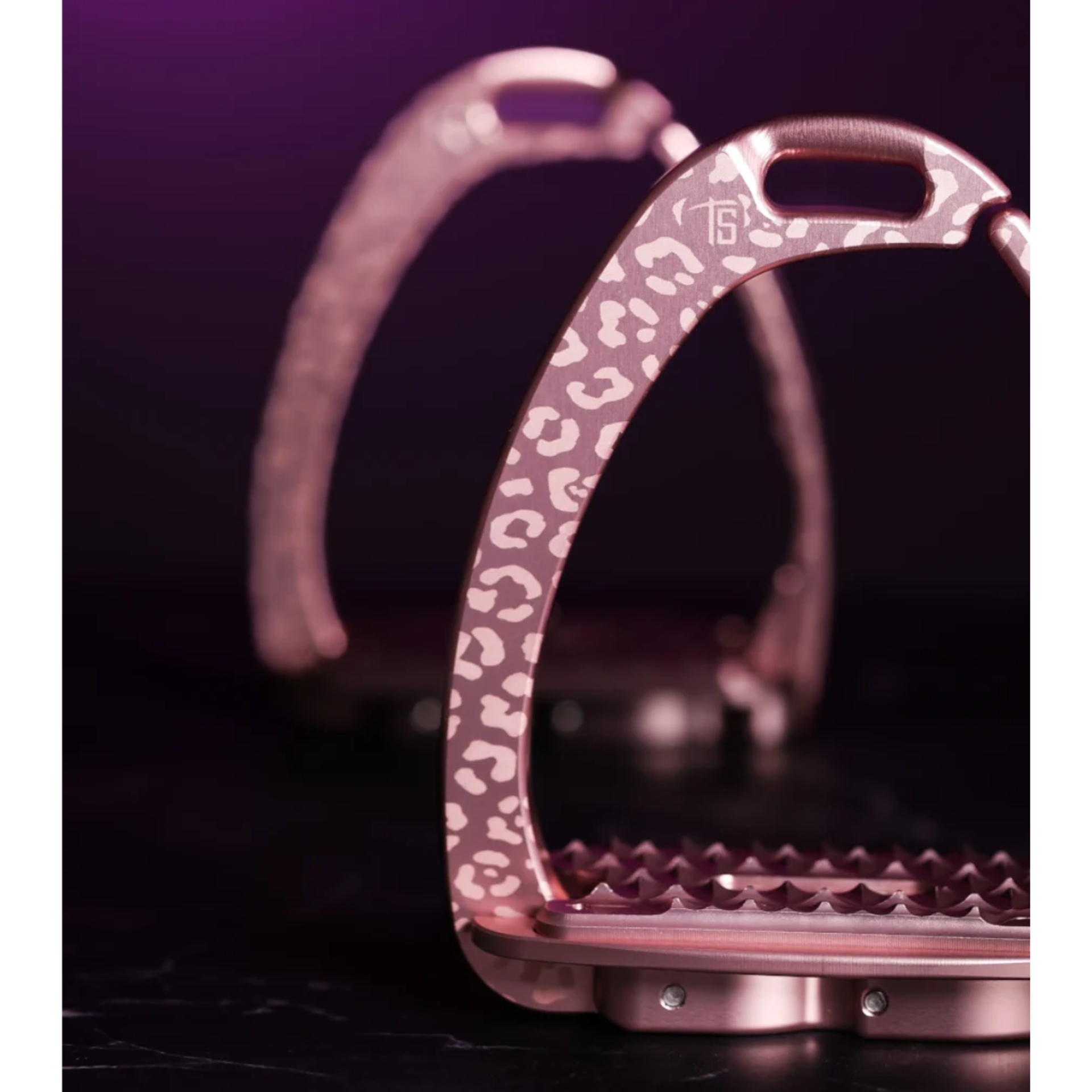 Tech Venice Children's Safety Stirrups- LEOPARD - Image 3